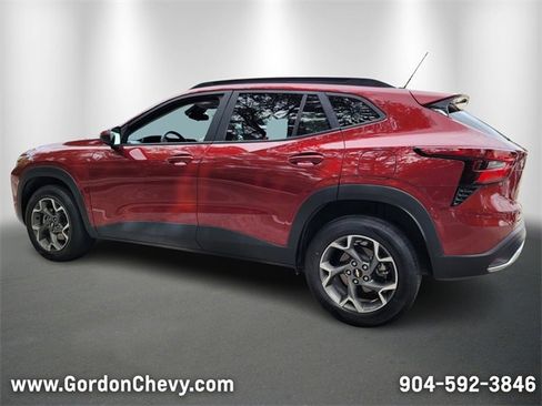 Used 2024 Chevrolet Trax LT image 3