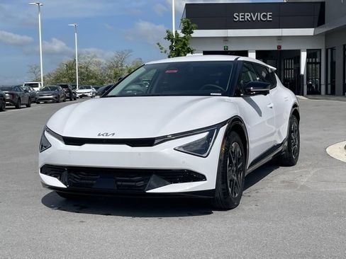 New 2025 Kia EV6 Wind image 3