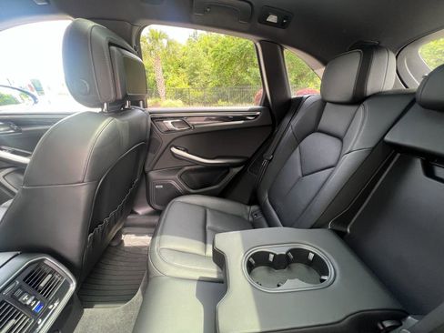 Certified 2022 Porsche Macan w/ Premium Package Plus image 26