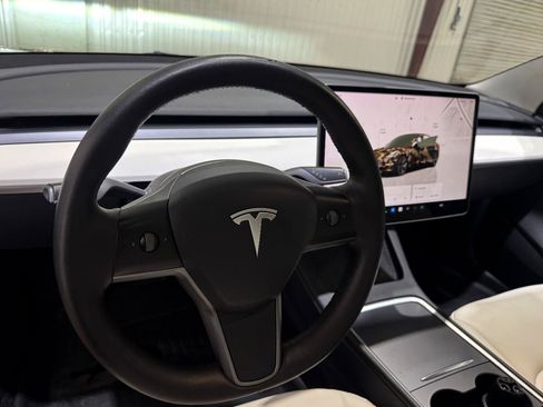 Used 2023 Tesla Model 3 Standard Range RWD image 39