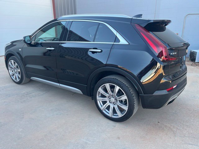 Used 2022 Cadillac XT4 Premium Luxury w/ Cold Weather Package FWD image 6