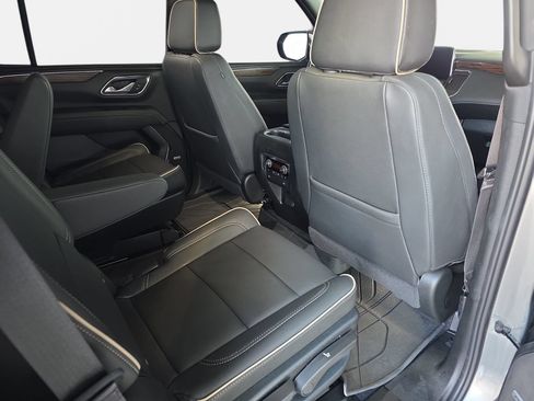 Used 2024 Chevrolet Tahoe Premier AWD/4WD image 11