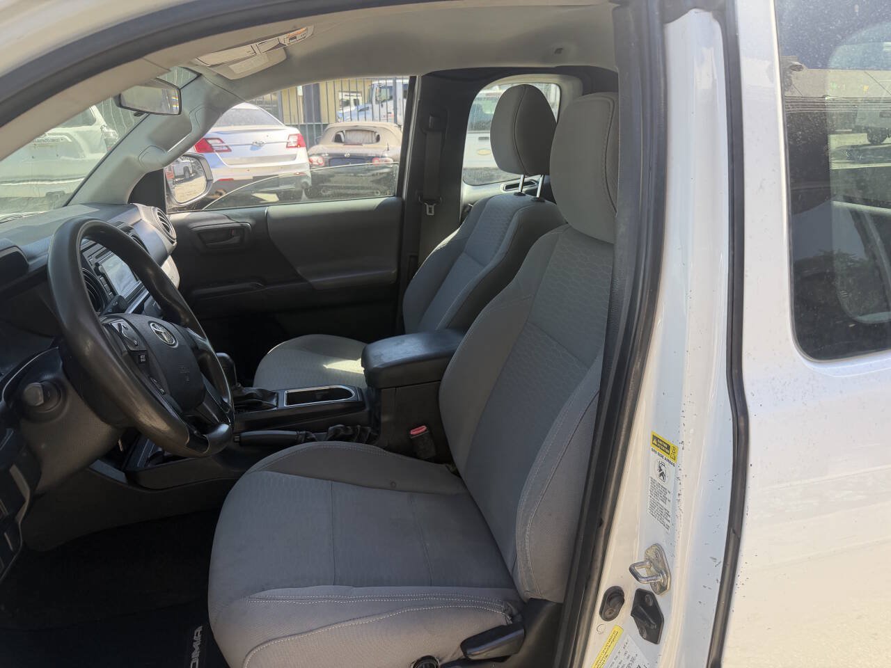 Used 2017 Toyota Tacoma SR RWD image 10
