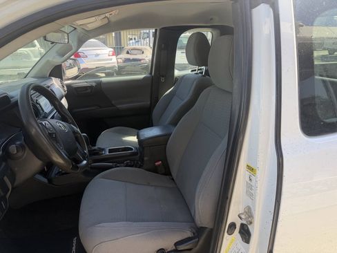 Used 2017 Toyota Tacoma SR RWD image 10