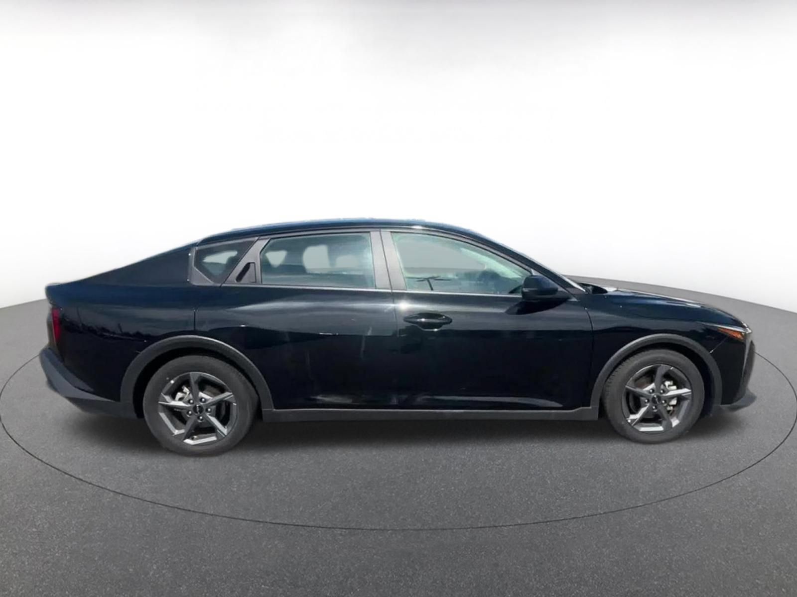 Used 2025 Kia K4 FWD image 15