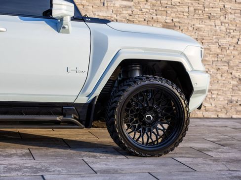 Used 2024 GMC Hummer EV 3X w/ Extreme Off-Road Package image 12