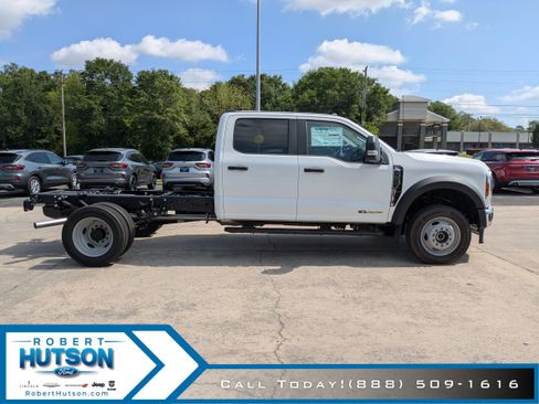 New 2025 Ford F450 XL w/ XL Chrome Package image 3