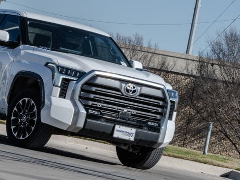 Used 2024 Toyota Tundra Limited image 5