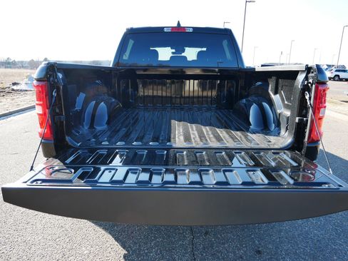 New 2026 RAM 1500 Big Horn AWD/4WD image 8