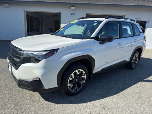 Used 2025 Subaru Forester AWD/4WD image 6