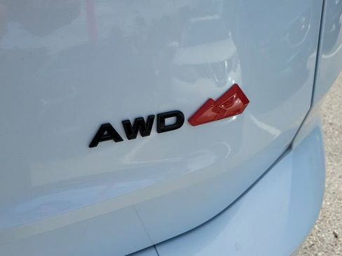 Used 2025 Nissan Rogue SV image 9