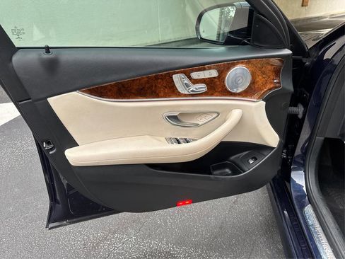 Used 2018 Mercedes-Benz E 300 image 22
