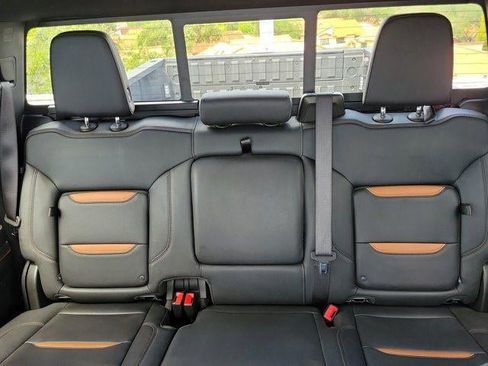 Used 2024 GMC Sierra 2500 AT4 w/ AT4 Premium Plus Package image 9