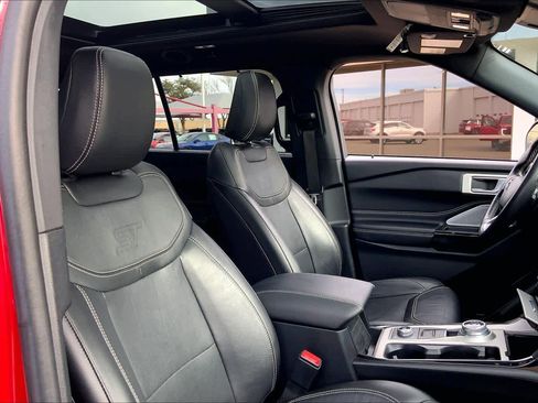 Used 2022 Ford Explorer ST w/ Equipment Group 401A image 8