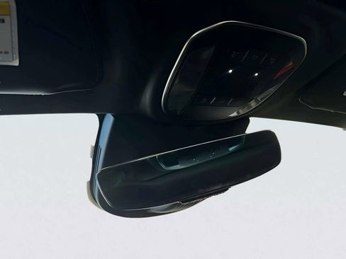 Used 2021 Ferrari F8 Tributo image 18