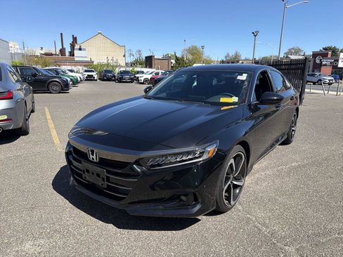Used 2022 Honda Accord Sport image 2