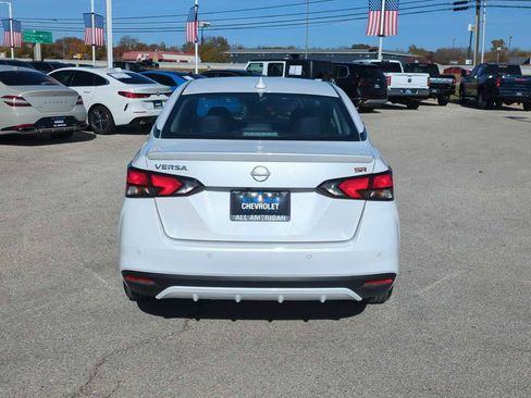Used 2024 Nissan Versa SR image 7