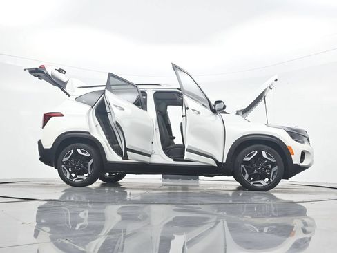 Used 2024 Kia Seltos SX w/ SX Sunroof Package AWD/4WD image 43