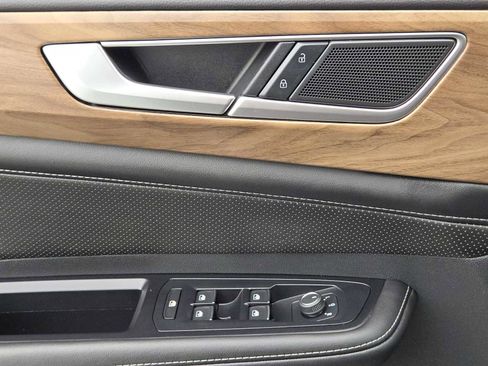 Used 2024 Volkswagen Atlas SE w/ Panoramic Sunroof Package image 22