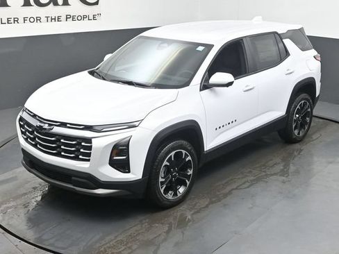 New 2026 Chevrolet Equinox LT w/ Safety and Technology Package FWD image 23