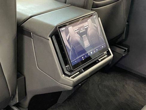 Used 2024 Tesla Cybertruck AWD Crew Cab image 17