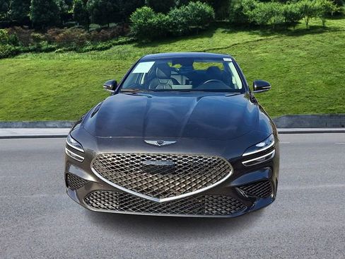 Used 2025 Genesis G70 2.5T image 3