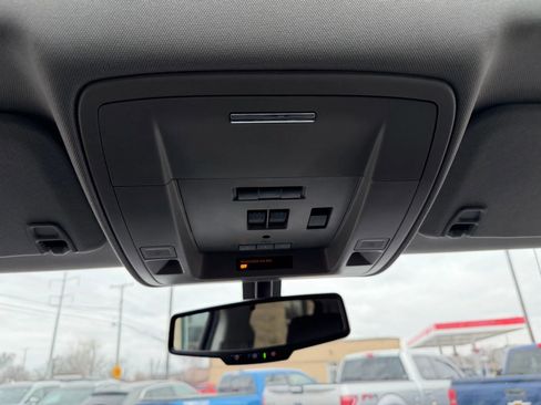 Used 2017 Chevrolet Silverado 1500 LTZ Z71 image 17