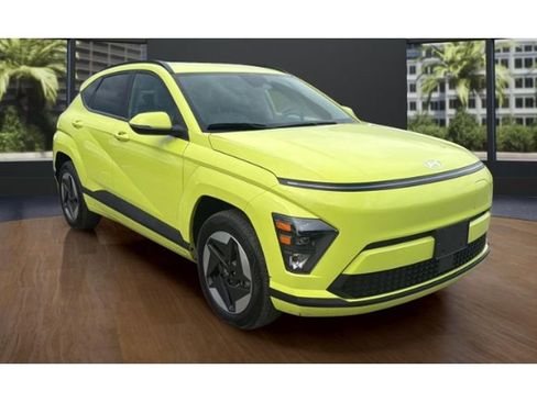 Used 2024 Hyundai Kona SEL FWD image 2