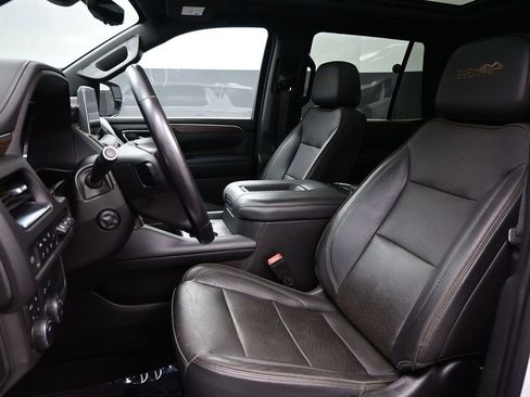 Used 2022 Chevrolet Tahoe High Country w/ Premium Package 2 AWD/4WD image 9