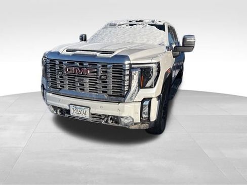 Used 2024 GMC Sierra 3500 Denali w/ Denali Reserve Package image 7