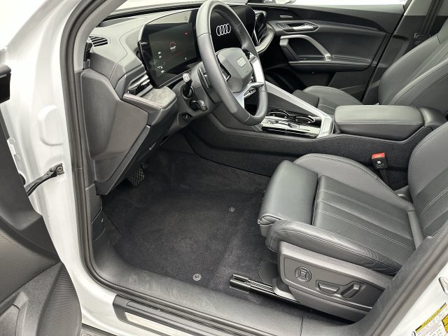 Used 2025 Audi Q5 Premium Plus AWD/4WD image 11