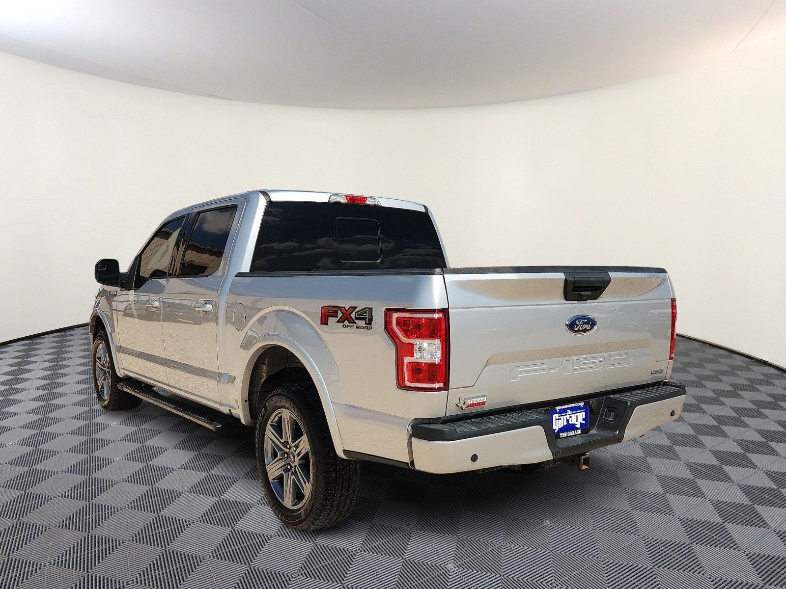 Used 2019 Ford F150 XLT w/ Equipment Group 302A Luxury AWD/4WD image 3