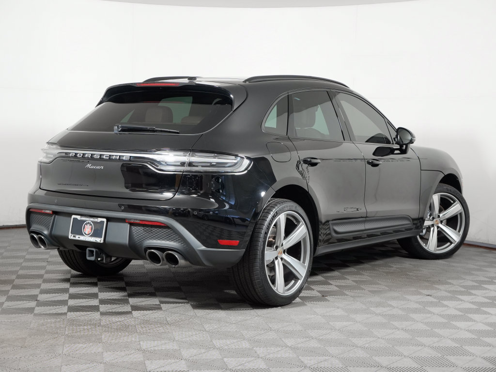 Certified 2024 Porsche Macan w/ Premium Plus Package AWD/4WD image 7