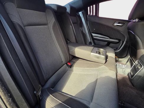 Used 2017 Dodge Charger SXT RWD image 12