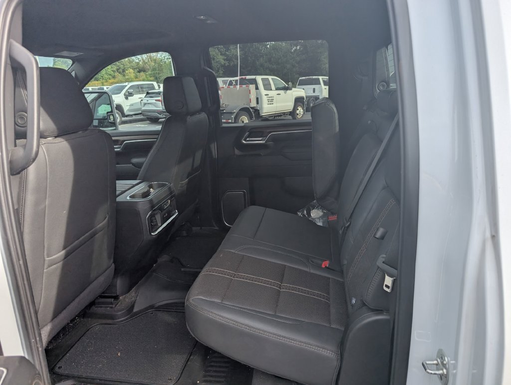 Used 2025 Chevrolet Silverado 3500 High Country w/ High Country Premium Package AWD/4WD image 11