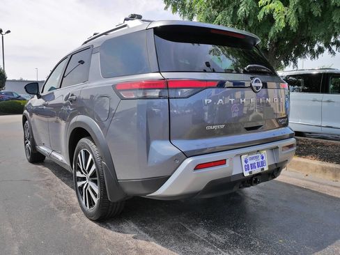 Used 2023 Nissan Pathfinder Platinum AWD/4WD image 7