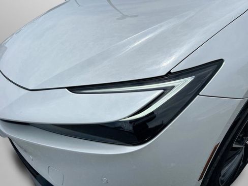 Used 2024 Toyota Prius XLE FWD image 36