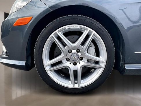 Used 2011 Mercedes-Benz E 550 Sedan image 29