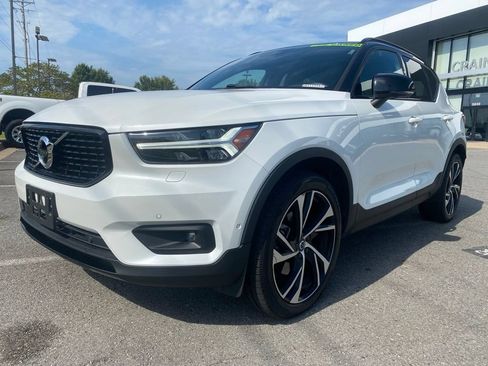 Used 2021 Volvo XC40 T5 R-Design w/ Advanced Package AWD/4WD image 3