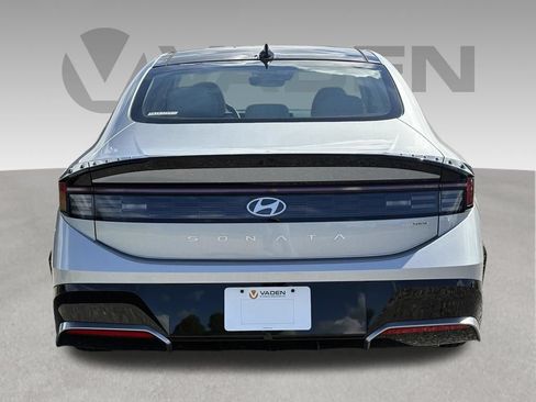 New 2026 Hyundai Sonata SEL FWD image 4