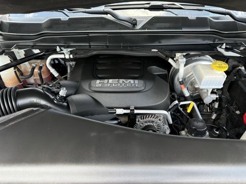 Used 2024 RAM 2500 Big Horn AWD/4WD image 32