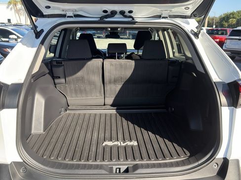 Used 2024 Toyota RAV4 LE AWD/4WD image 12
