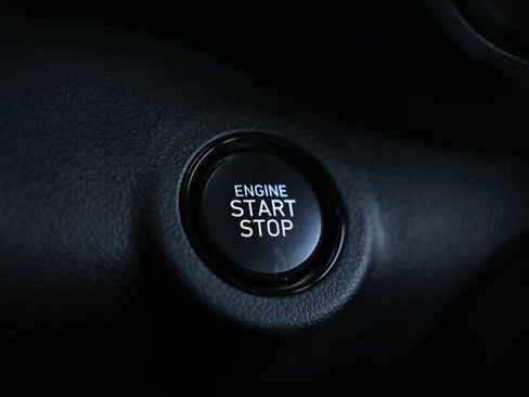 Used 2025 Hyundai Venue SEL FWD image 36