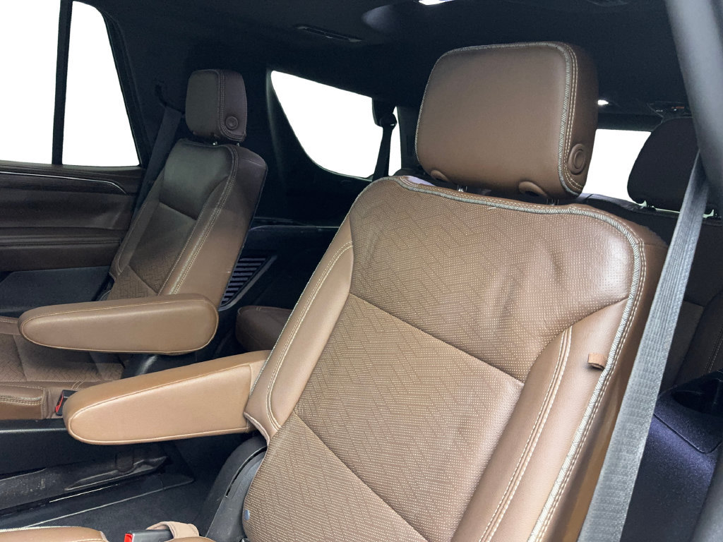 Used 2021 Chevrolet Tahoe High Country w/ Premium Package RWD image 36