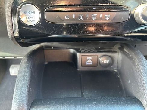 Used 2023 Ford Escape SE FWD image 25
