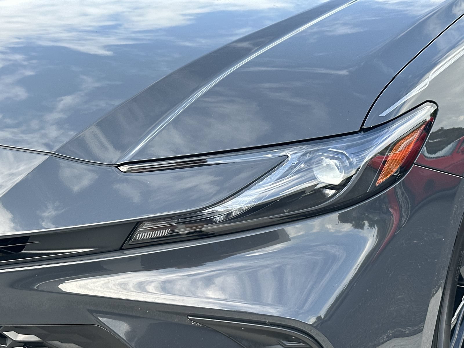 Used 2025 Toyota Camry SE FWD image 11