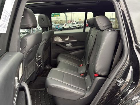 Used 2024 Mercedes-Benz GLS 450 4MATIC image 31