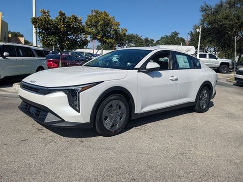 New 2026 Kia K4 FWD image 2