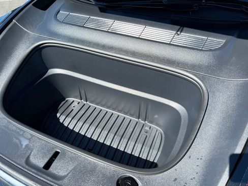 Used 2026 Tesla Model Y 2WD image 9