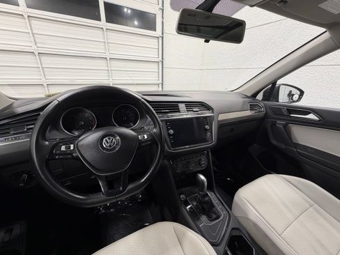 Used 2018 Volkswagen Tiguan SEL FWD image 35